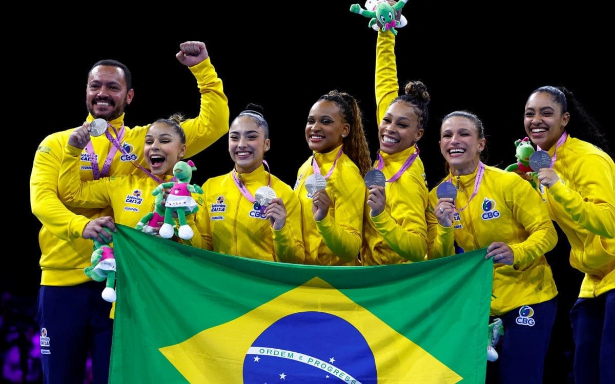 Seleção brasileira de ginástica feminina conquista inédita medalha de prata  no Mundial