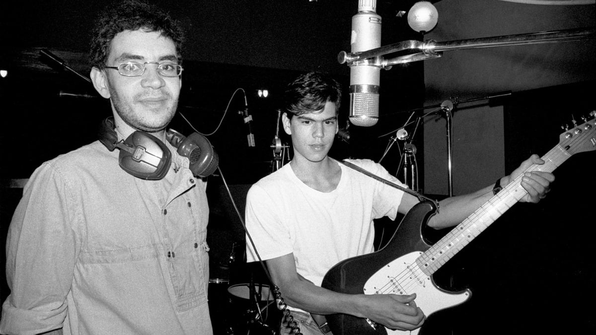 Produtor do primeiro disco da Legião Urbana lança livro com bastidores da gravação