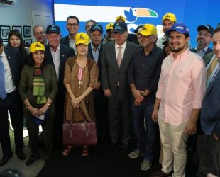 "Alternativa ao lulopetismo e ao bolsonarismo", diz Aécio sobre novo partido
