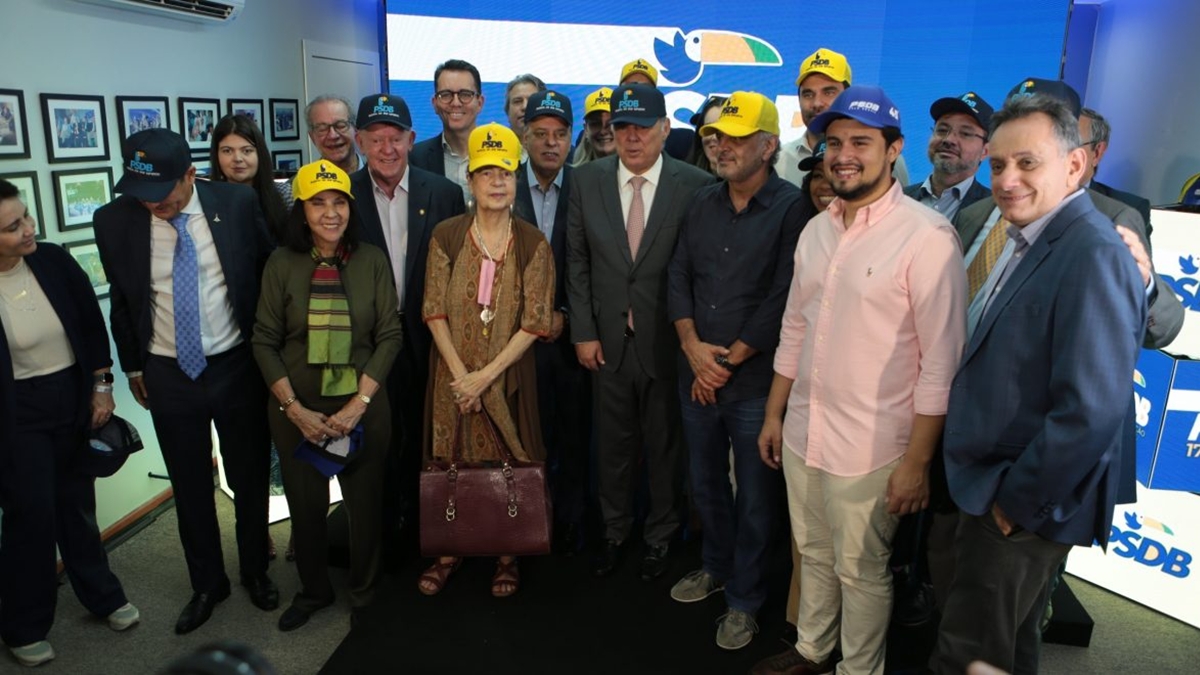 "Alternativa ao lulopetismo e ao bolsonarismo", diz Aécio sobre novo partido