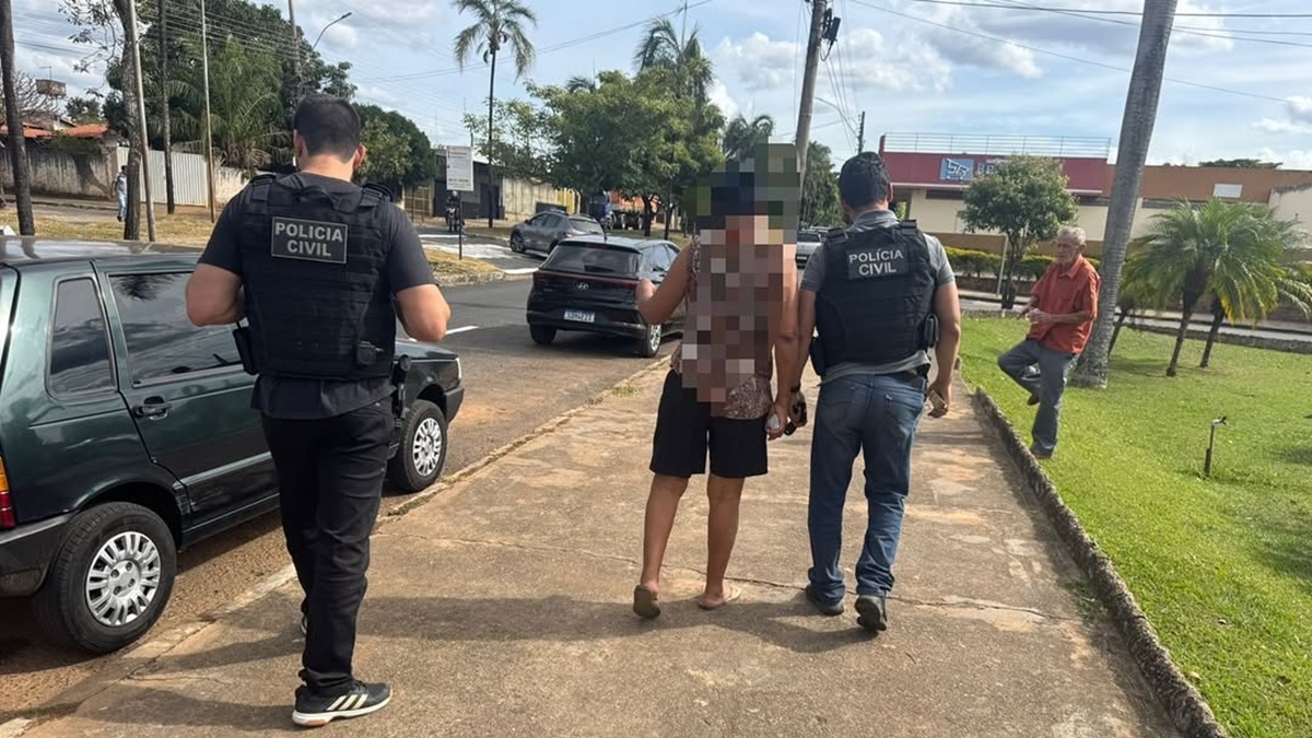 Vovó do tráfico oferece droga à polícia e é presa em Piracanjuba